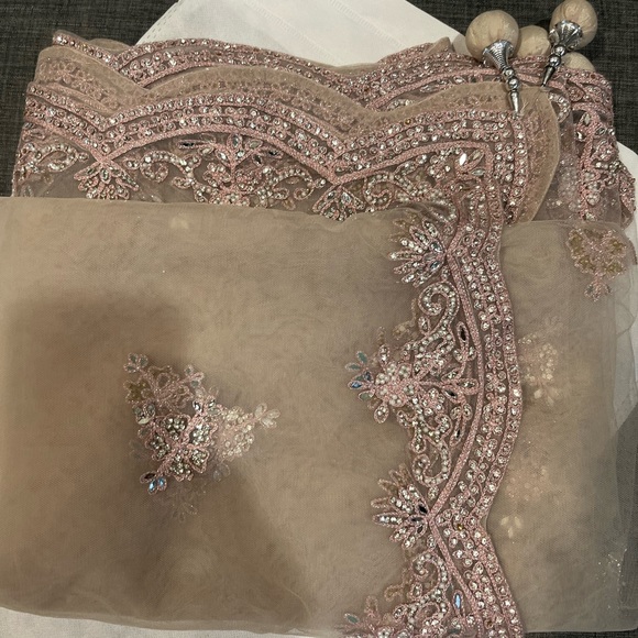 Designer lehnga - Picture 3 of 16
